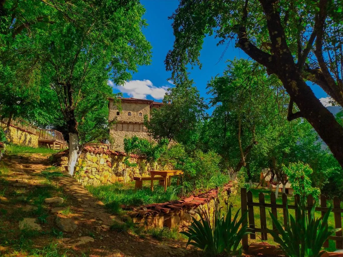 Herberg Kulla Hupi Agriturism Hotel Bulqize Albanië