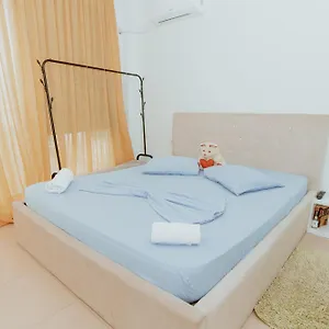 https://pretty-smart-appartment.hotels-in-tirana.com